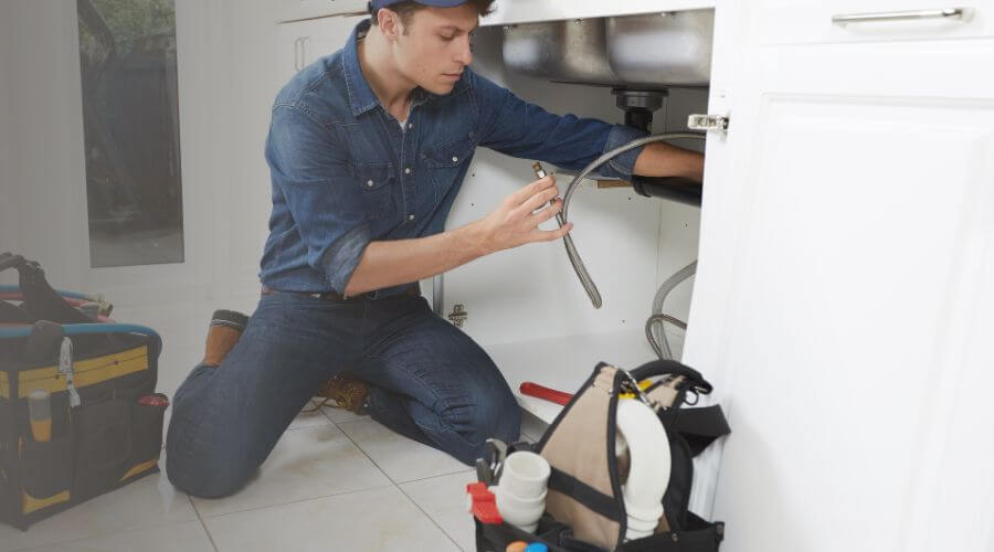 Expert burst pipe repair services in Mount Pulaski, IL